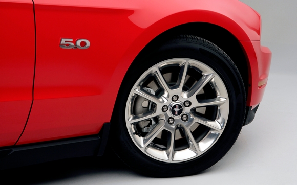 2011_50_mustang_gt_c New fender badges send the clear signal that the 5.0 is back.