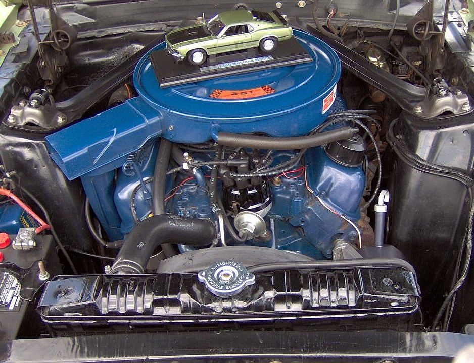 1969_Ford_Mustang_Mach_1_351_Windsor_engine.JPG