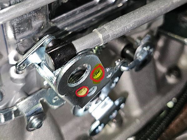Carb throttle linkage connection point.JPG