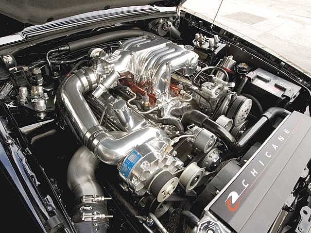 m5lp_0603_03z+1987_Ford_Mustang+Engine.jpg