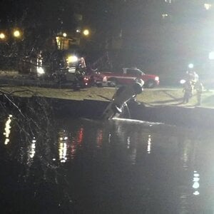 Car crashes into Duck Pond on ASU campus