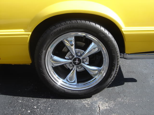 ford mustang 98 tire size